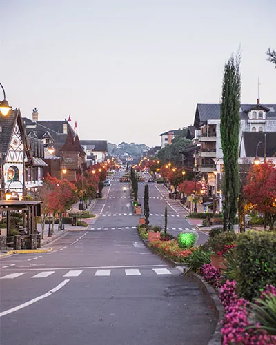 Avenida Borges de Medeiros ao amanhecer